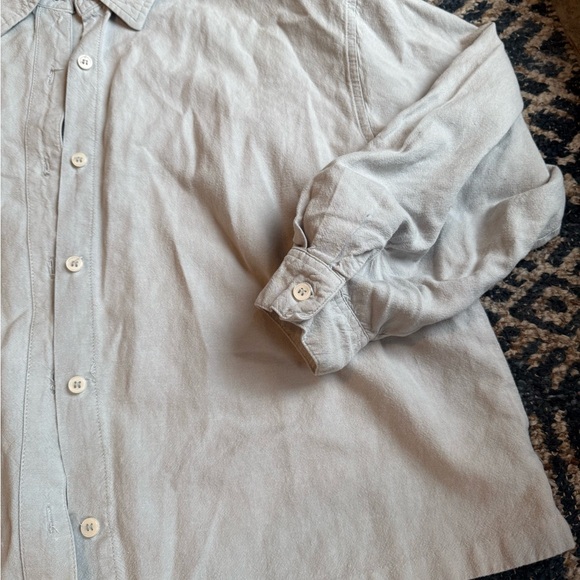 Boxy Linen Button-Up Shirt - Picture 3 of 4